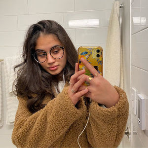 Meet your Posher, Yasmin